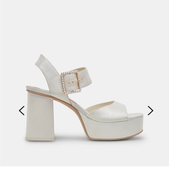 Size 8.5, only worn once, pearl detailed - so comfy! - Picture 2 of 8